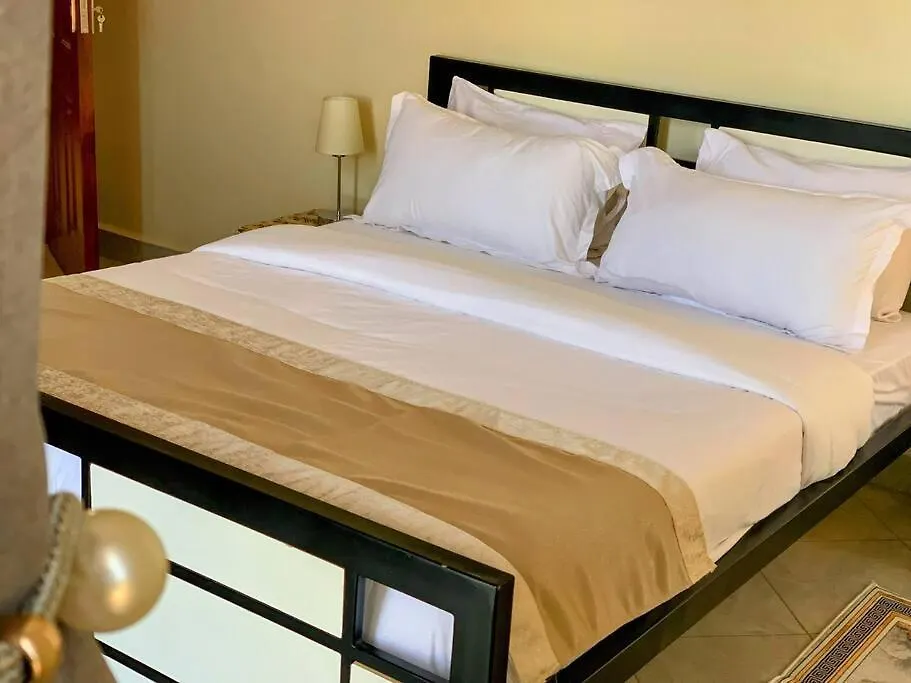 Romantic Getaway With Lake Views Kampala
