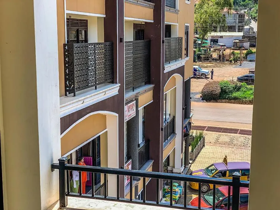 Romantic Getaway With Lake Views Kampala Apartment